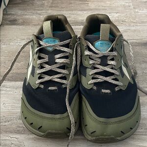 Altra Lone Peak Trail Runners- MENS Size 9